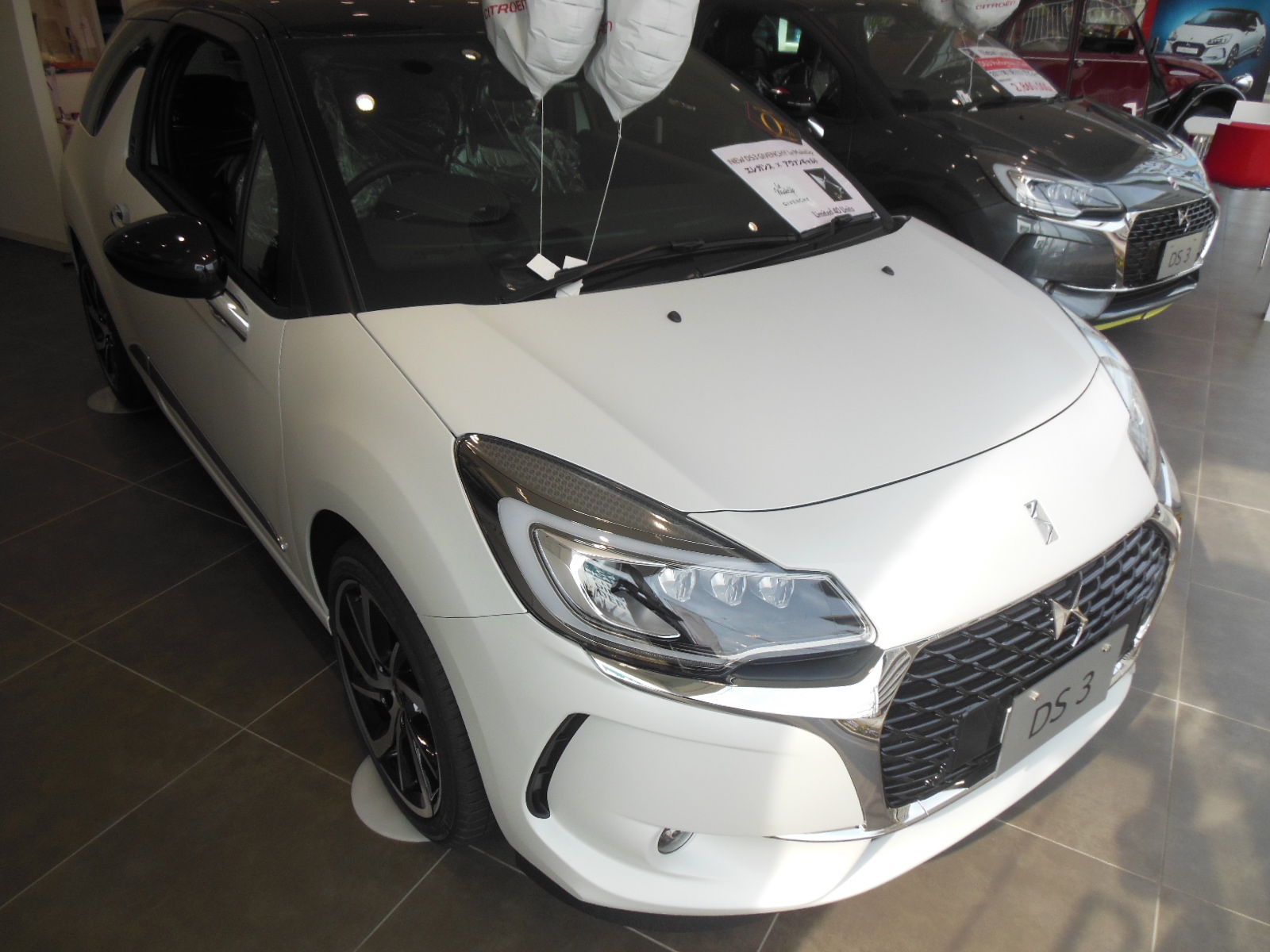 ＤＳ３　限定車　２台展示中！